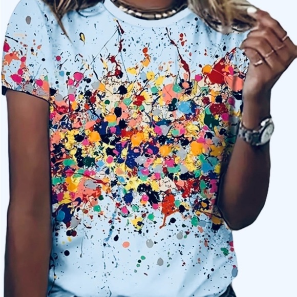 Tops - Women’s Colorful Graphic Size Large Short Sleeve Round Neck Soft Polyester Tee